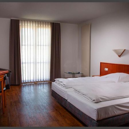 Altstadthotel Brauereigasthof Winkler Berching Esterno foto