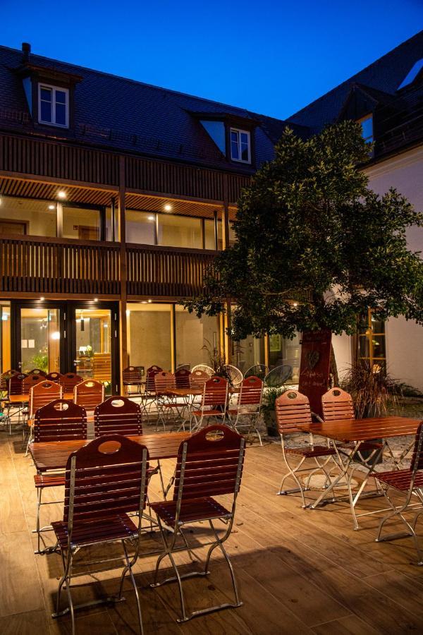 Altstadthotel Brauereigasthof Winkler Berching Esterno foto