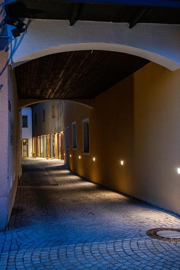 Altstadthotel Brauereigasthof Winkler Berching Esterno foto